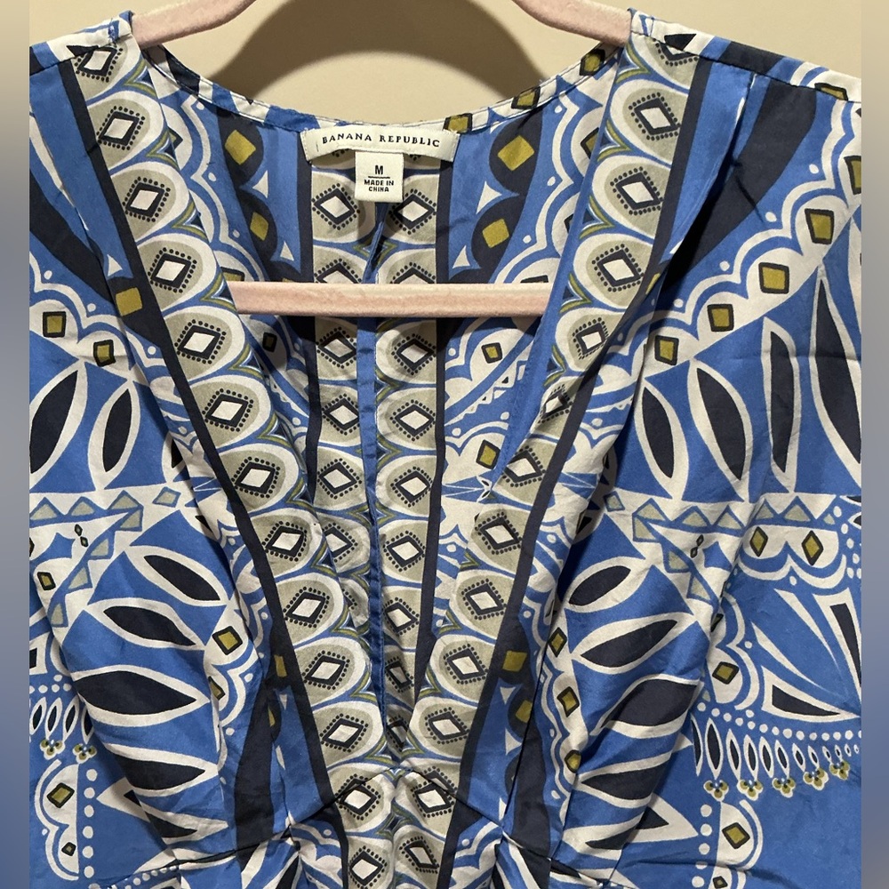 Banana Republic 100% silk kimono-style tribal/Art Deco pattern. Size M. - Picture 3 of 7